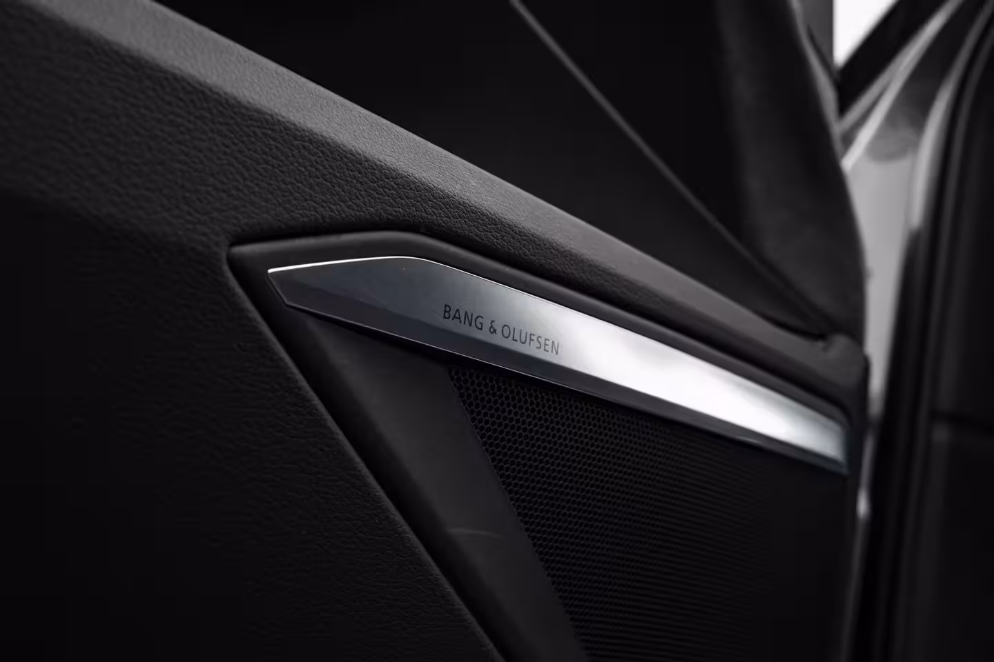 Audi Q8 e-tron 55 quattro S Edition 115 kWh 408PK | 360 Camera | B&O | Matrix LED Koplampen | Elek. Stoel