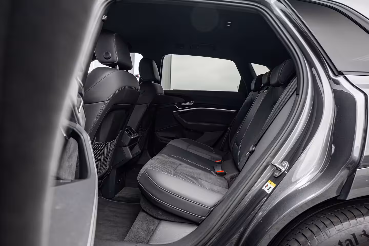 Audi Q8 e-tron 55 quattro S Edition 115 kWh 408PK | 360 Camera | B&O | Matrix LED Koplampen | Elek. Stoel