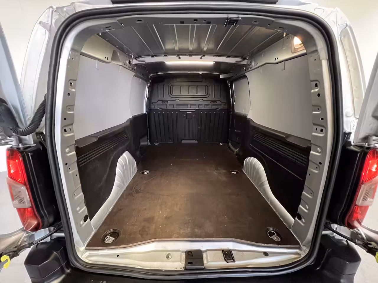 Opel Combo 1.5D L2H1 Edition | Navigatie | Cruise Control | Achteruitrijcamera | PDC Voor en Achter |
