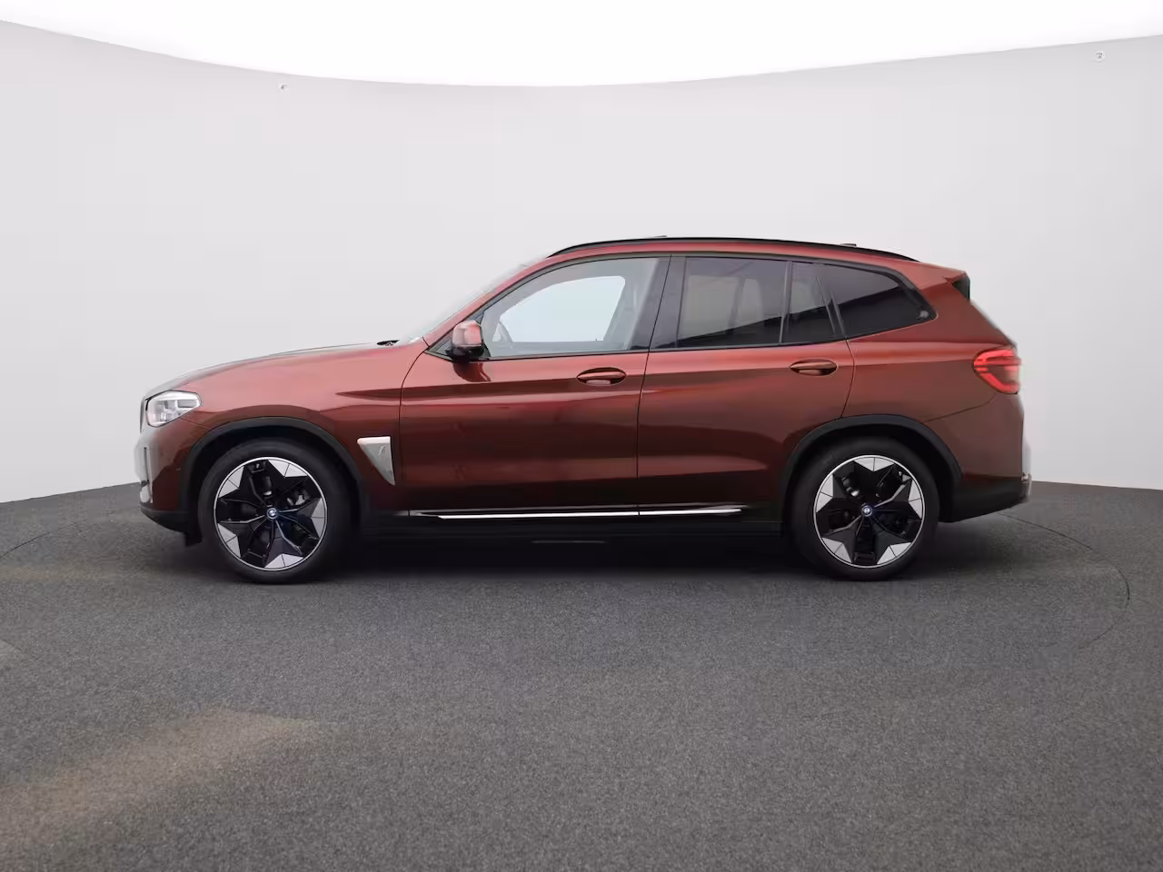 BMW iX3 High Executive 80 kWh | Elektrische stoelen + Memory | Panorama dak | Harman Kardon |