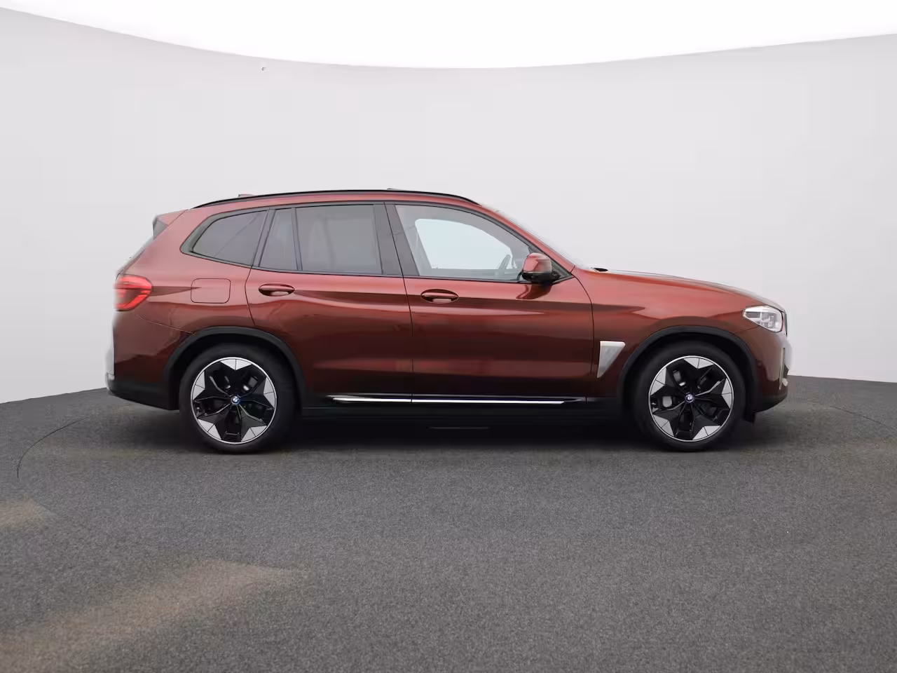 BMW iX3 High Executive 80 kWh | Elektrische stoelen + Memory | Panorama dak | Harman Kardon |
