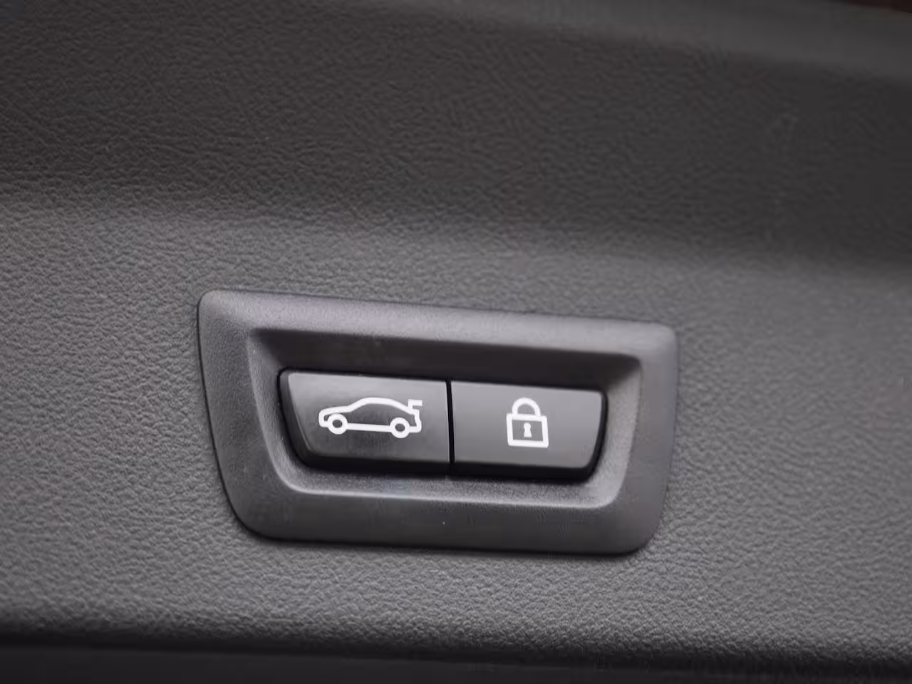BMW iX3 High Executive 80 kWh | Elektrische stoelen + Memory | Panorama dak | Harman Kardon |