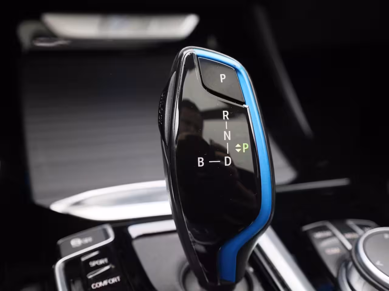 BMW iX3 High Executive 80 kWh | Elektrische stoelen + Memory | Panorama dak | Harman Kardon |