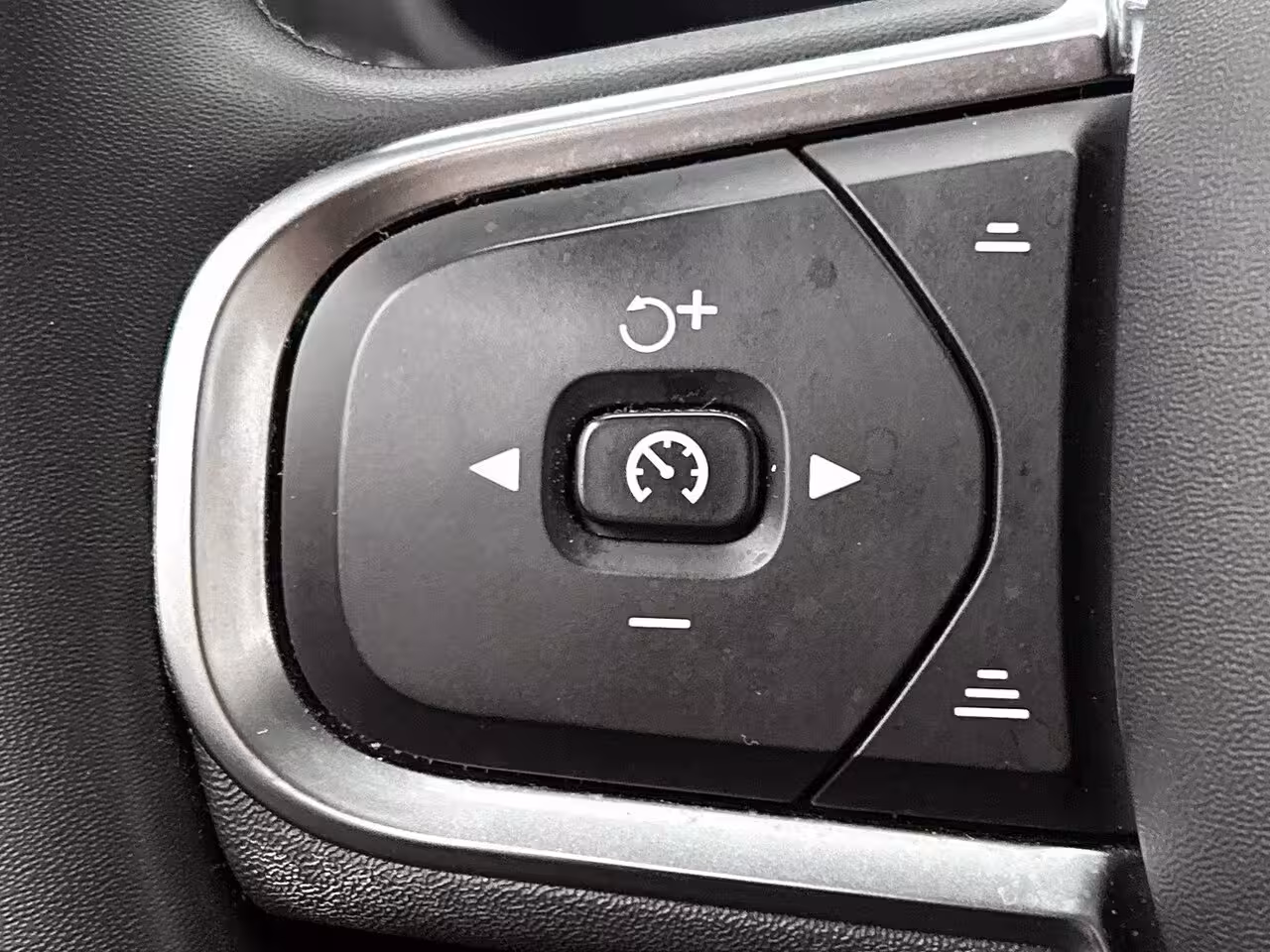 Volvo V60 2.0 B3 Essential 1e Eigenaar | Origineel Nederlands | Trekhaak | Achteruitrij camera | Sto