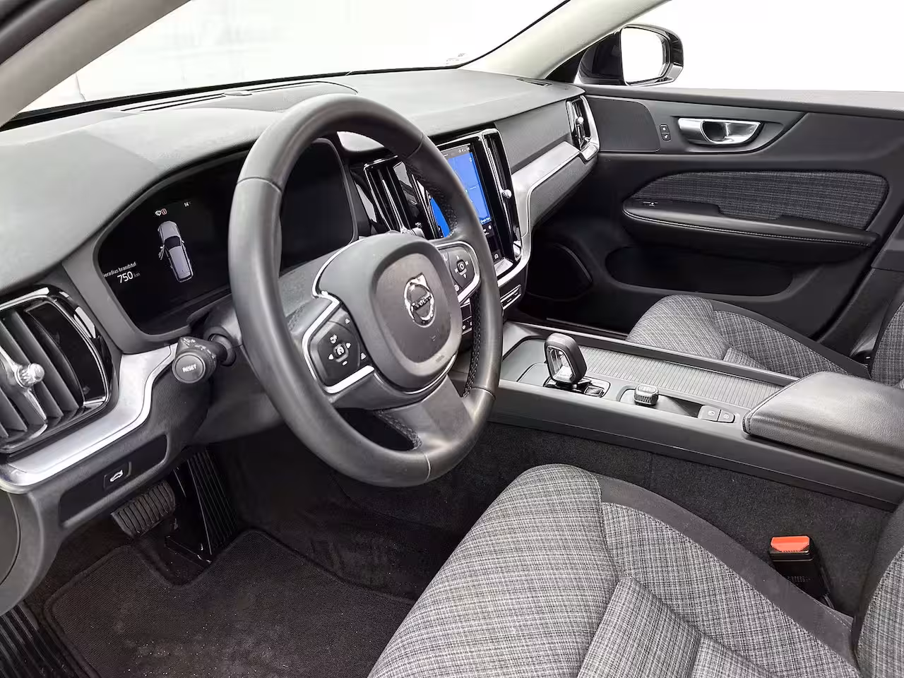 Volvo V60 2.0 B3 Essential 1e Eigenaar | Origineel Nederlands | Trekhaak | Achteruitrij camera | Sto