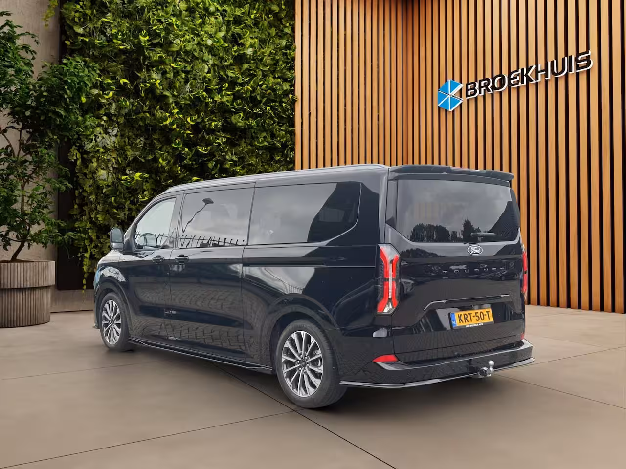 Ford Tourneo Custom PHEV 8-pers. | Luxury Pack Special | Elek. Trekhaak | Pano | AGR | 360 cam. | 1-fase laadk