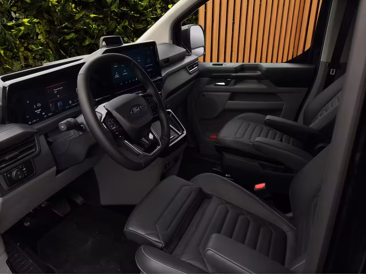 Ford Tourneo Custom PHEV 8-pers. | Luxury Pack Special | Elek. Trekhaak | Pano | AGR | 360 cam. | 1-fase laadk