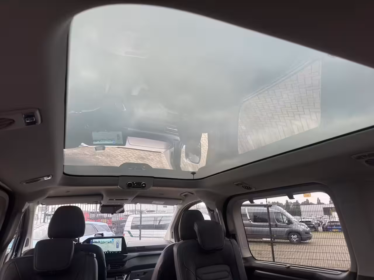 Ford Tourneo Custom PHEV 8-pers. | Luxury Pack Special | Elek. Trekhaak | Pano | AGR | 360 cam. | 1-fase laadk