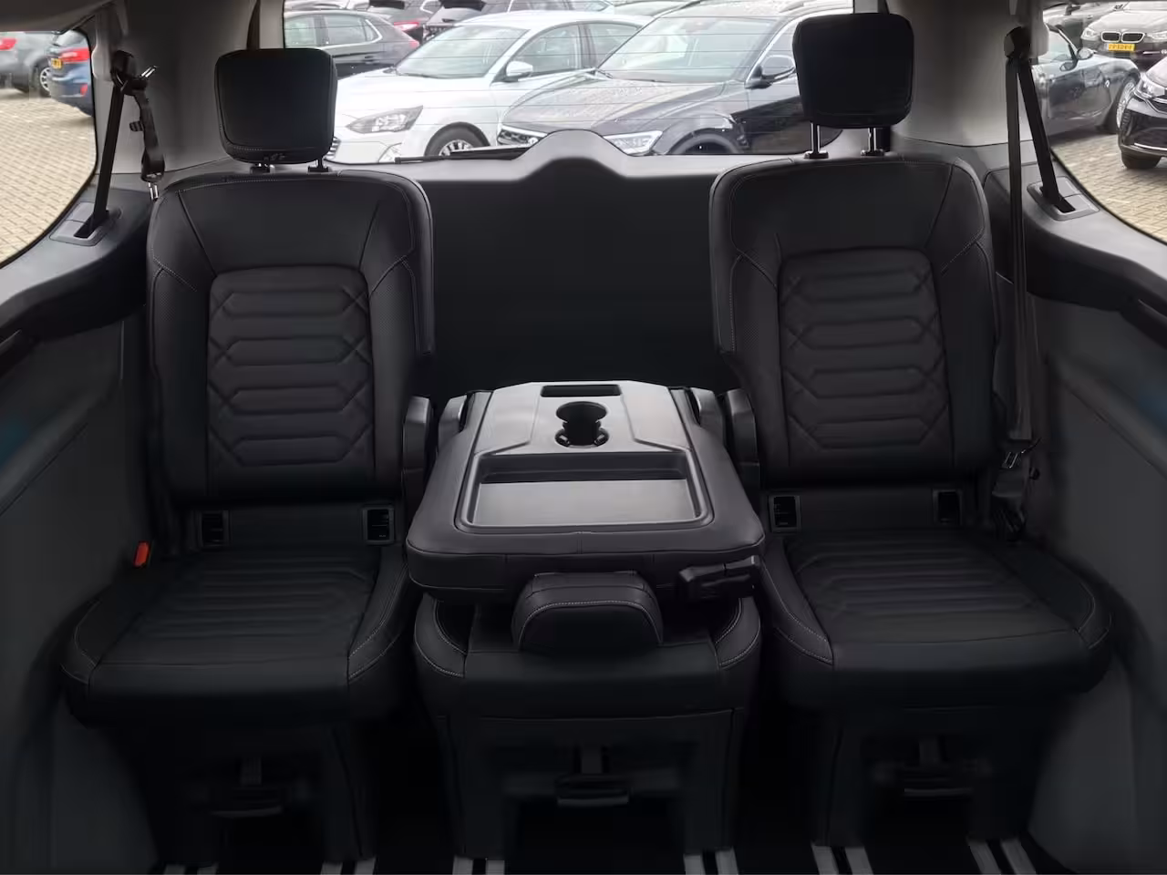 Ford Tourneo Custom PHEV 8-pers. | Luxury Pack Special | Elek. Trekhaak | Pano | AGR | 360 cam. | 1-fase laadk