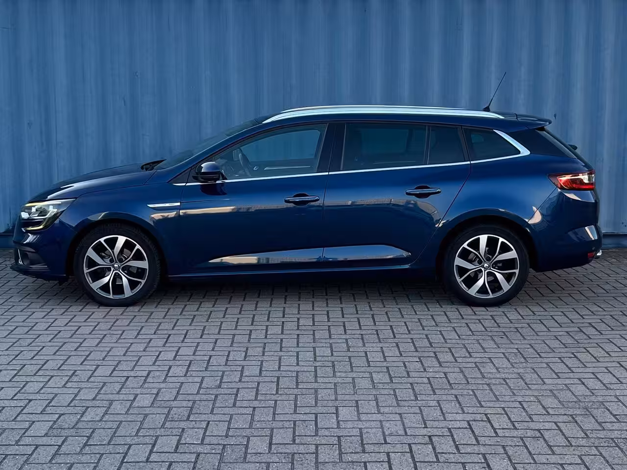 Renault Mégane Estate 1.2 TCe Bose Dealer onderhouden | Automaat | Massage | BOSE | Rijk Uitgerust | Clima | Cru