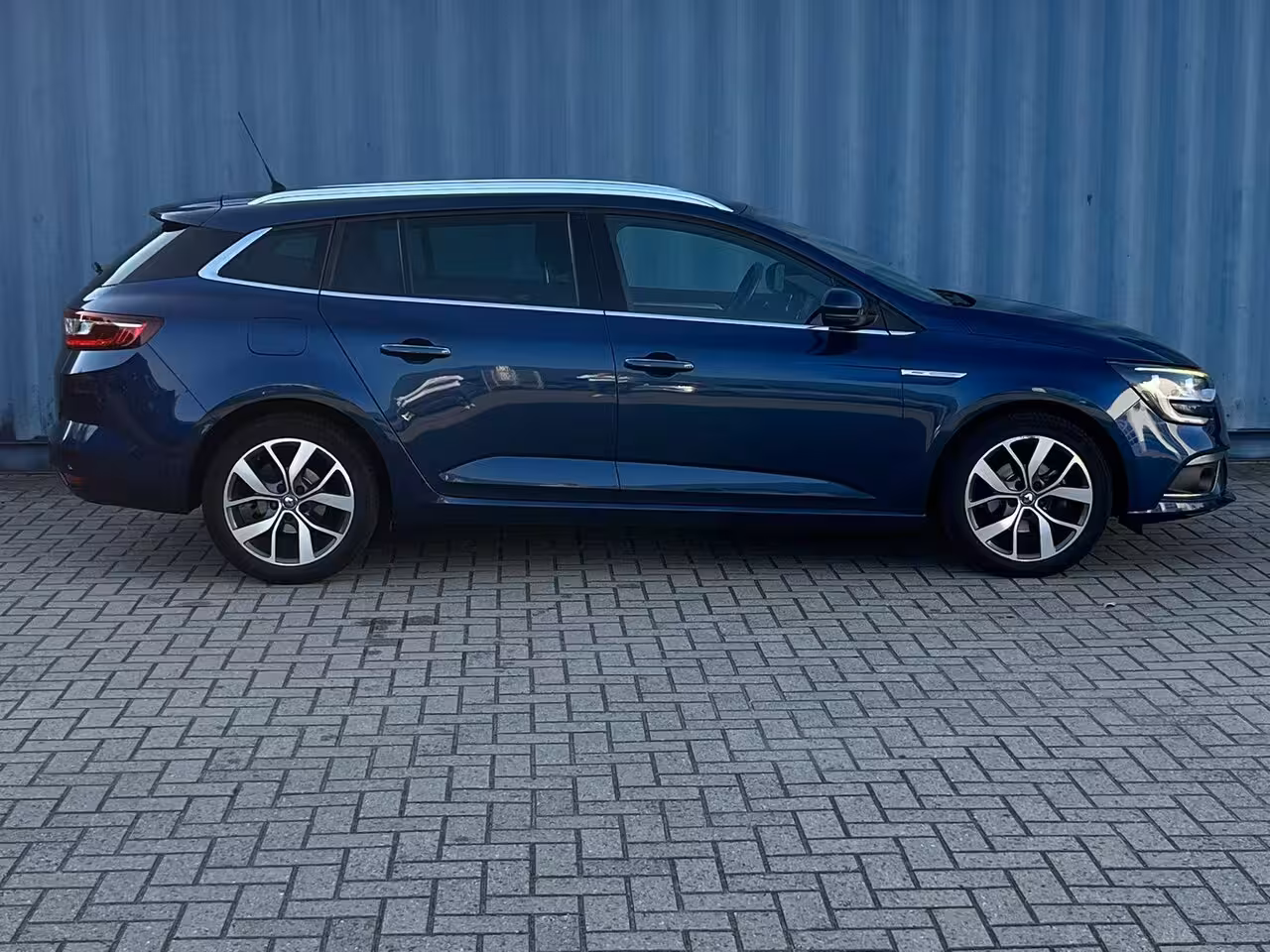 Renault Mégane Estate 1.2 TCe Bose Dealer onderhouden | Automaat | Massage | BOSE | Rijk Uitgerust | Clima | Cru