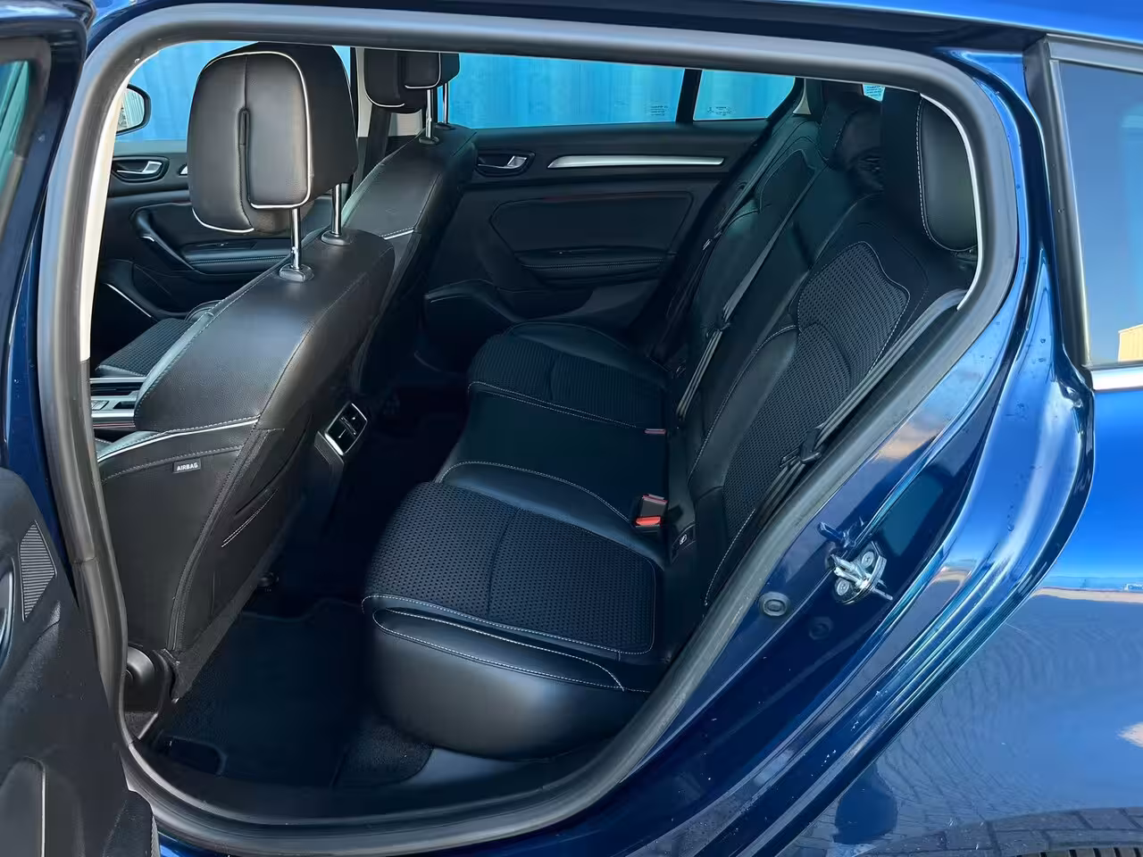 Renault Mégane Estate 1.2 TCe Bose Dealer onderhouden | Automaat | Massage | BOSE | Rijk Uitgerust | Clima | Cru