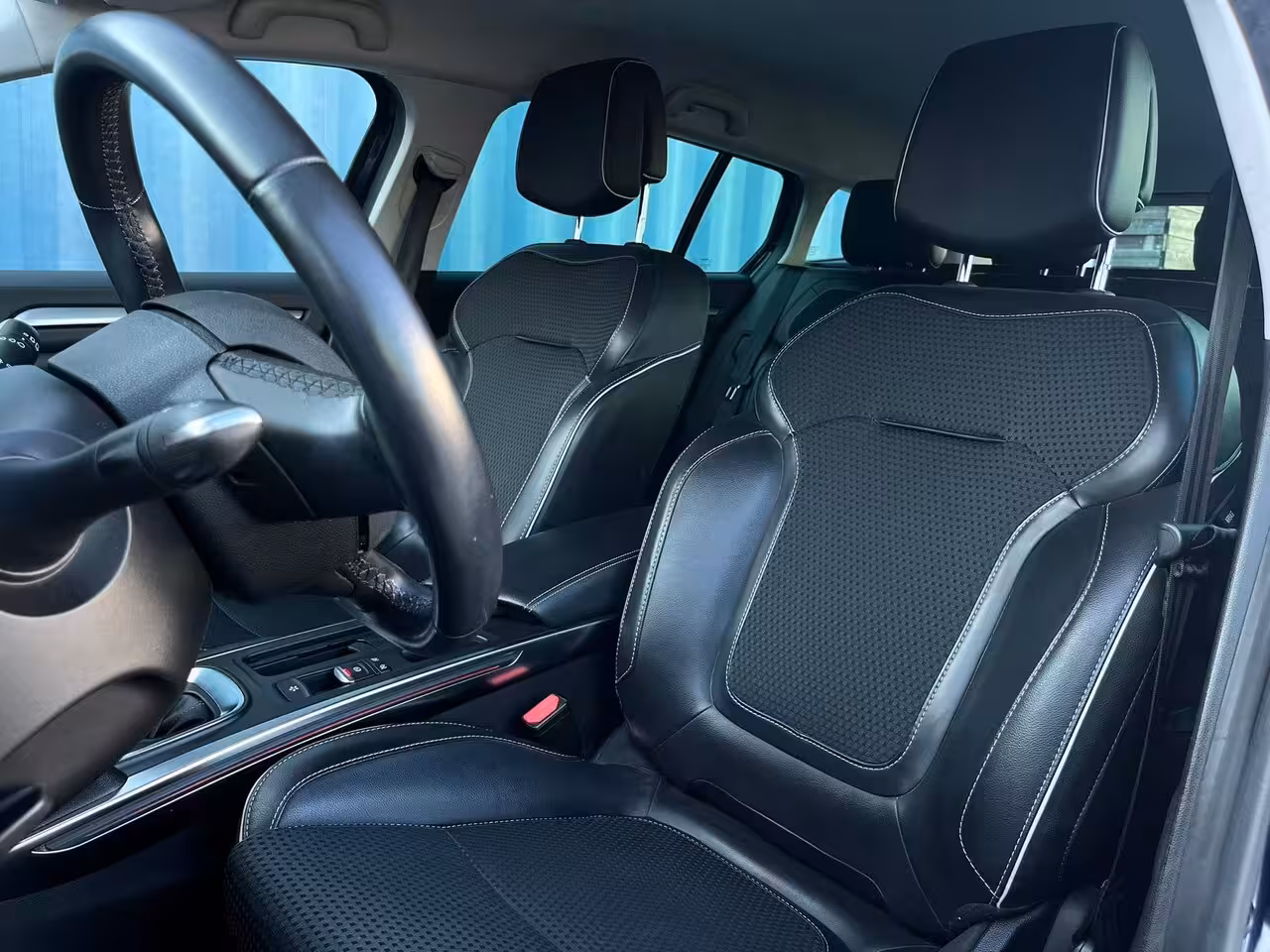 Renault Mégane Estate 1.2 TCe Bose Dealer onderhouden | Automaat | Massage | BOSE | Rijk Uitgerust | Clima | Cru
