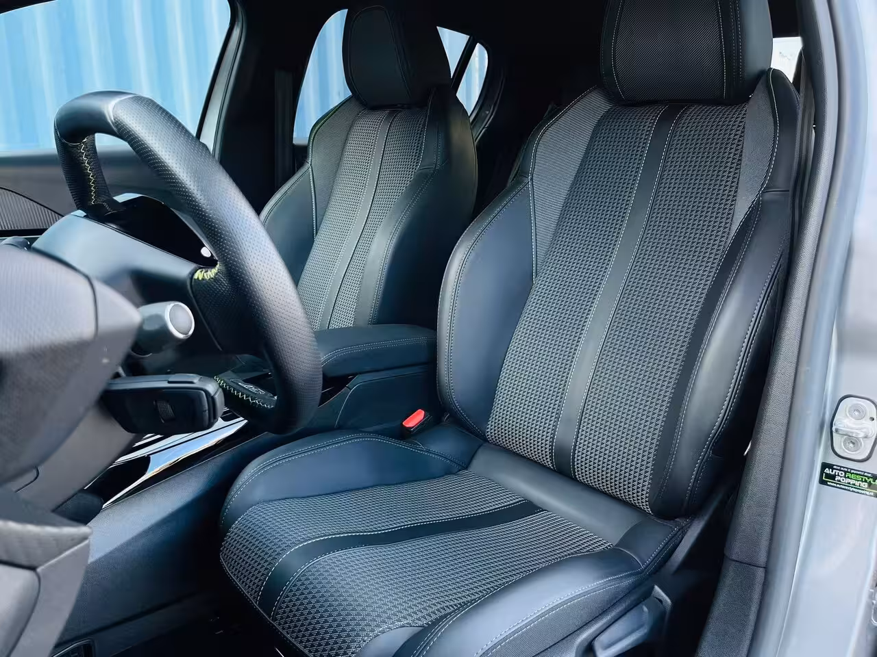 Peugeot e-208 EV GT 350 50 kWh Adaptive Cruise Control | Elektrische ramen | Stoelverwarming Voor | Navi