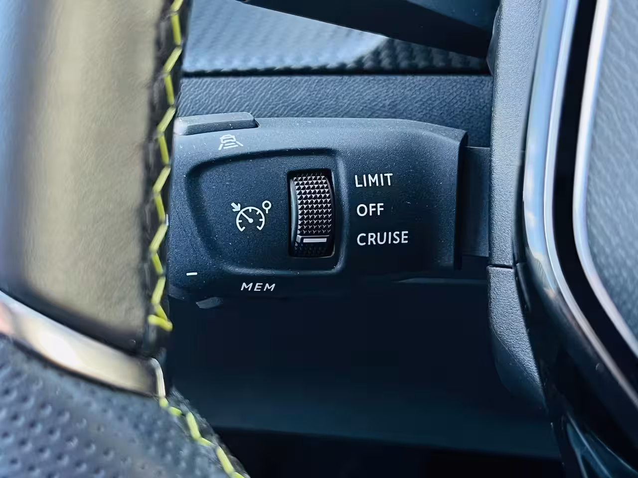 Peugeot e-208 EV GT 350 50 kWh Adaptive Cruise Control | Elektrische ramen | Stoelverwarming Voor | Navi