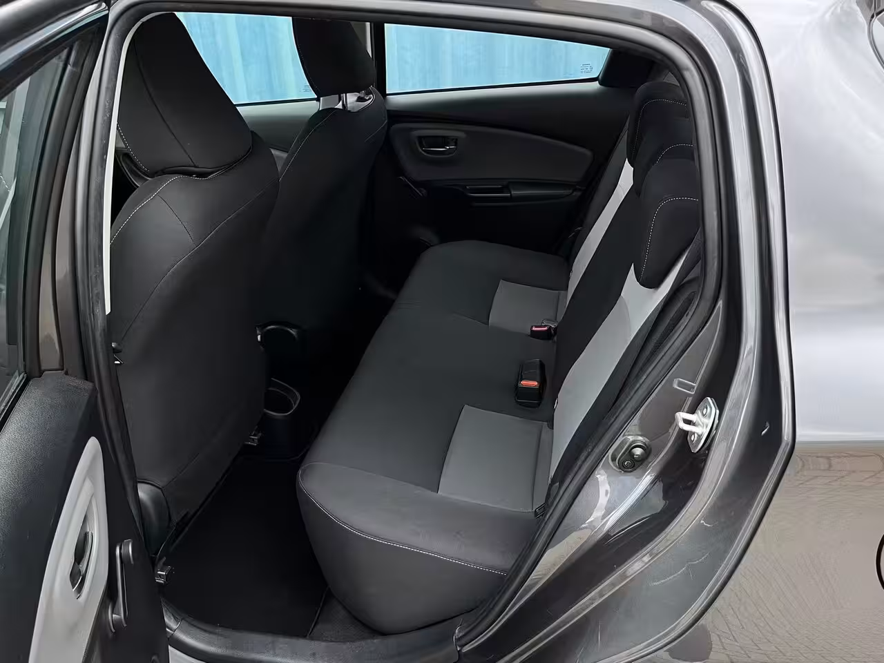 Toyota Yaris 1.0 VVT-i Comfort Trekhaak | Airco | Elektrische ramen