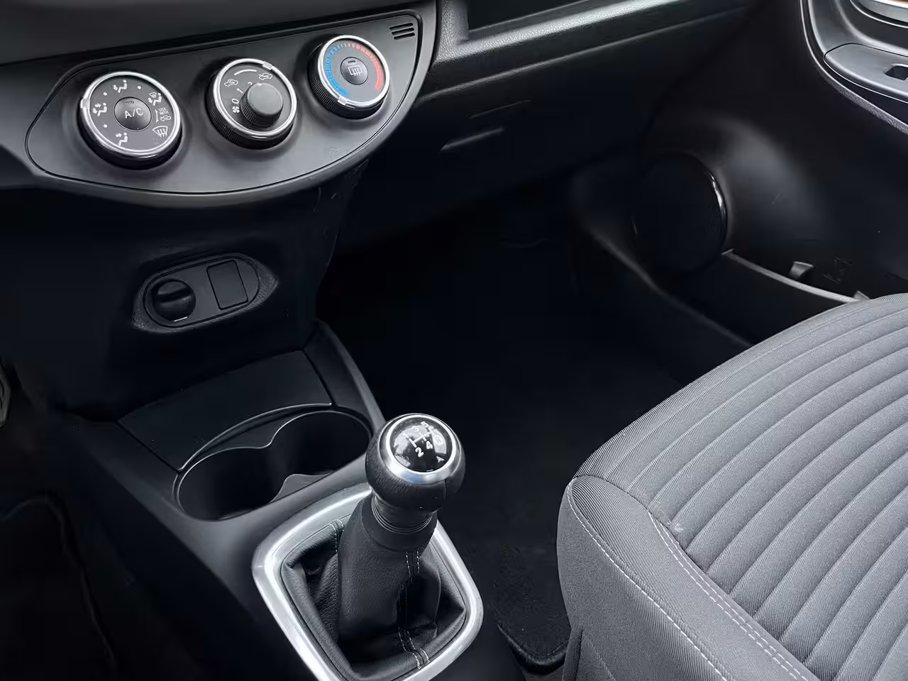 Toyota Yaris 1.0 VVT-i Comfort Trekhaak | Airco | Elektrische ramen