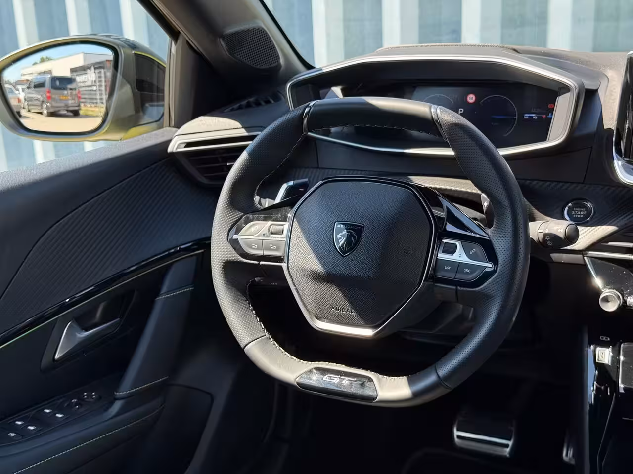 Peugeot 208 1.2 Hybrid 110 e-DCS6 GT 360 camera | Adeptieve cruise control met Stop&Go | Sfeerverlicht