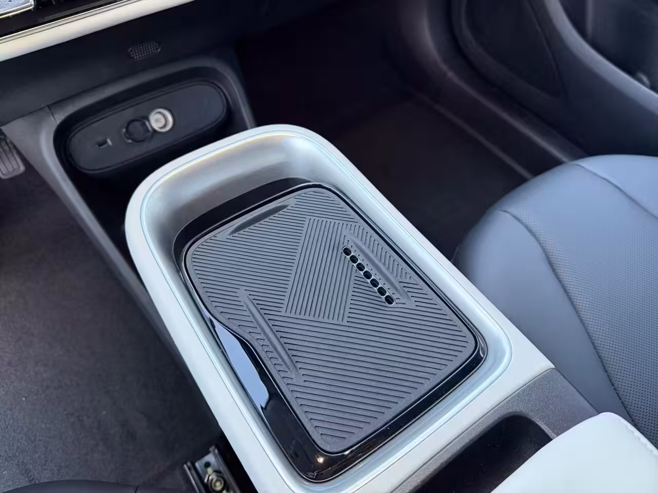 Dongfeng Box Premium Edition 42 kWh | Demo | BlackSilver | Zeer Compleet | 360 graden camera | Stoelver