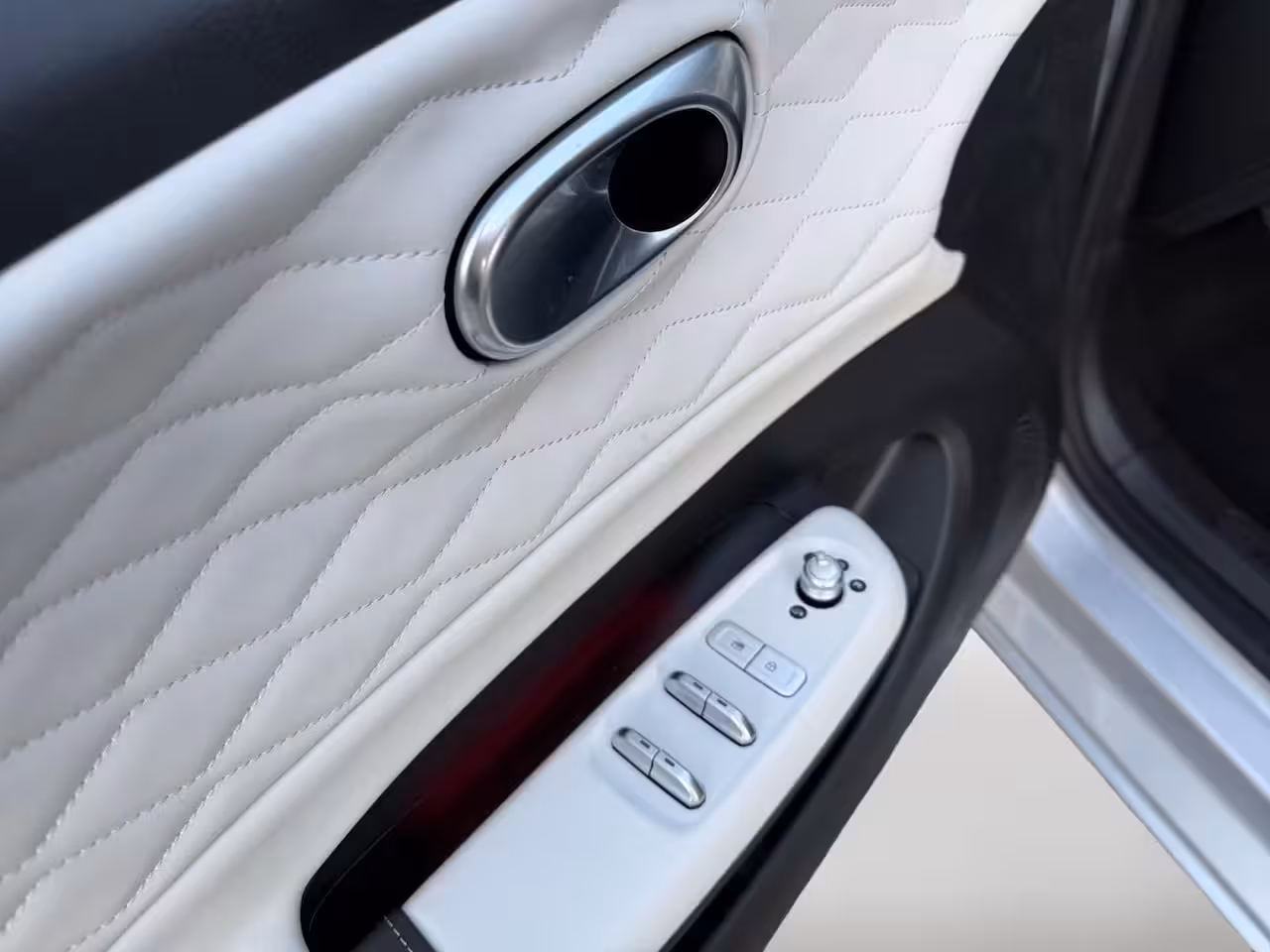 Dongfeng Box Premium Edition 42 kWh | Demo | BlackSilver | Zeer Compleet | 360 graden camera | Stoelver