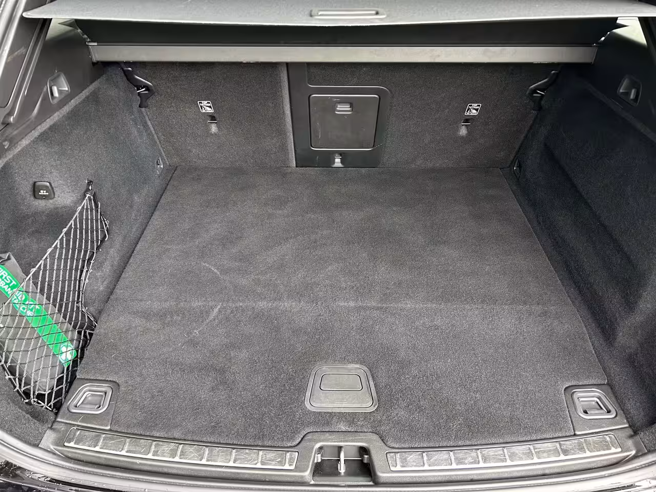 Volvo XC60 2.0 T6 Plug-in hybrid AWD Plus Black Edition | Trekhaak | SoH 96% | Harman/Kardon | Pano |