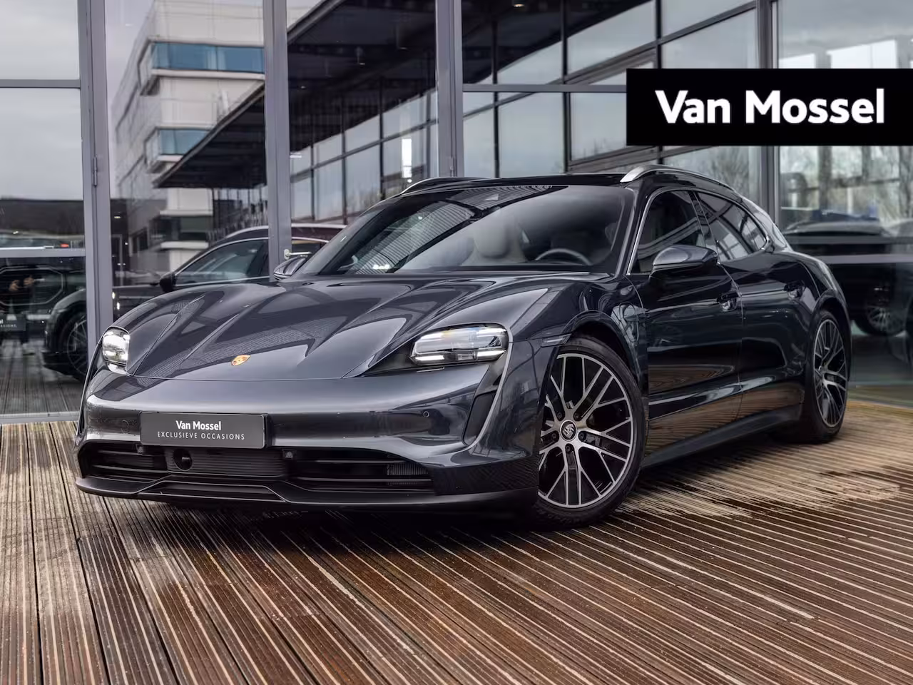 Porsche Taycan Sport Turismo 79 kWh | BOSE | PASM LUCHTVERING | PANORAMADAK | 20 INCH | ACHTERUITRIJCAMERA | WARMTEPOMP