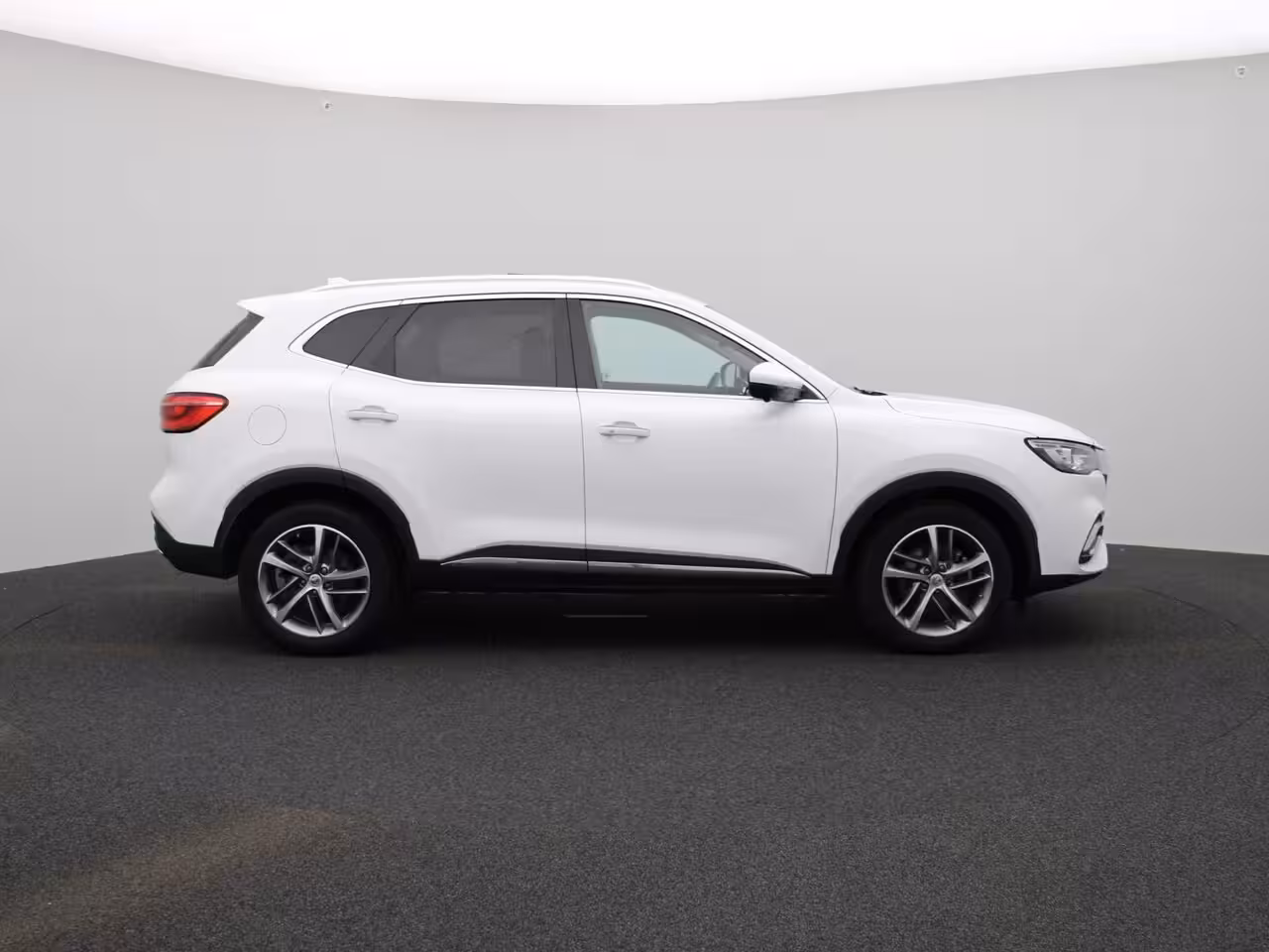 MG EHS 1.5 TGDI PHEV Aut. Luxury | Panoramadak | Leder | Led Koplampen | 360 Camera | CarPlay | L