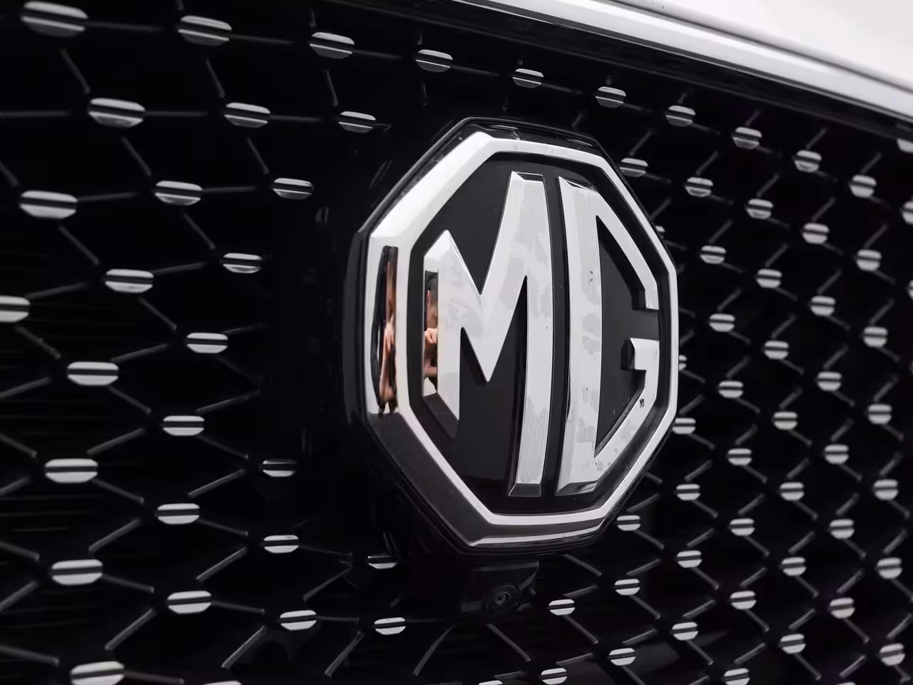 MG EHS 1.5 TGDI PHEV Aut. Luxury | Panoramadak | Leder | Led Koplampen | 360 Camera | CarPlay | L