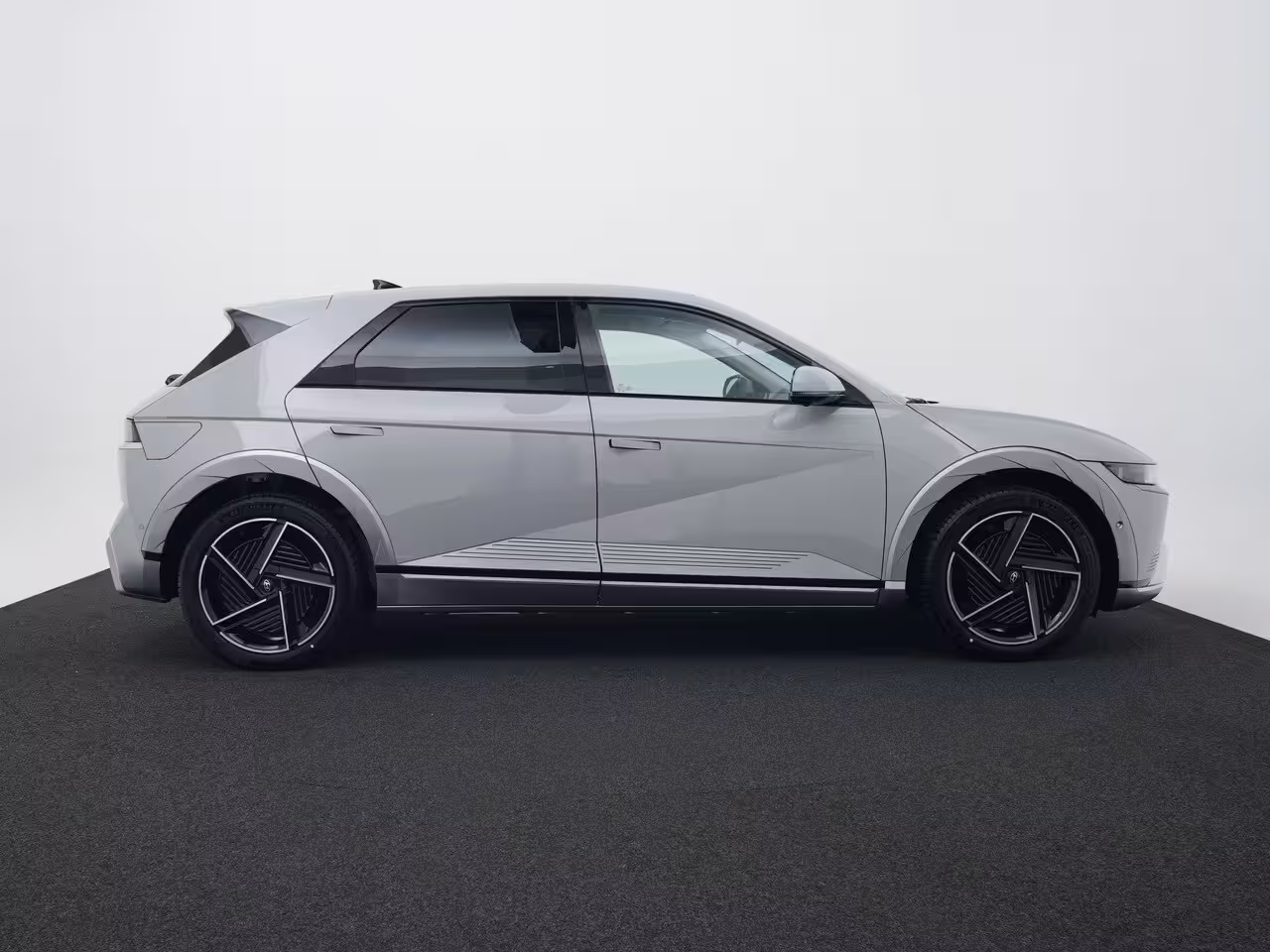 Hyundai IONIQ 5 Long Range Lounge 84 kWh | Vision Panoramadak | Lederen bekleding | Elektrisch verstelbare