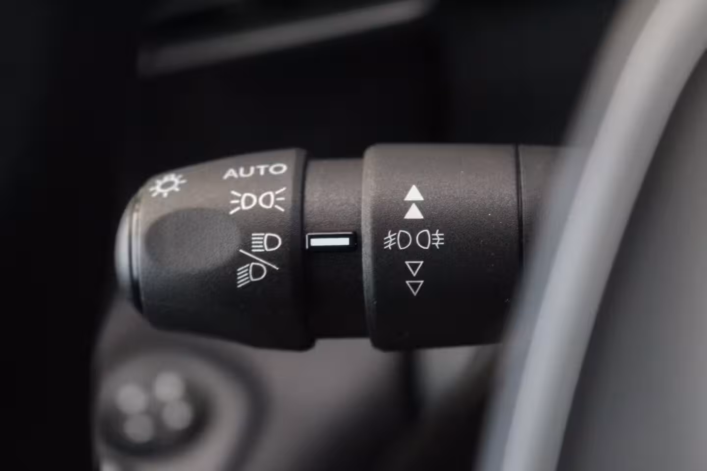 Peugeot Partner Premium L2 | Airco | Navi | Stoelverw. | Cruise C. | BLIS | PDC V&A | CarPlay | Betimmerin