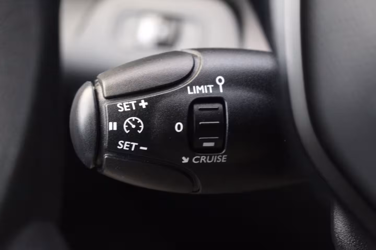 Peugeot Partner Premium L2 | Airco | Navi | Stoelverw. | Cruise C. | BLIS | PDC V&A | CarPlay | Betimmerin