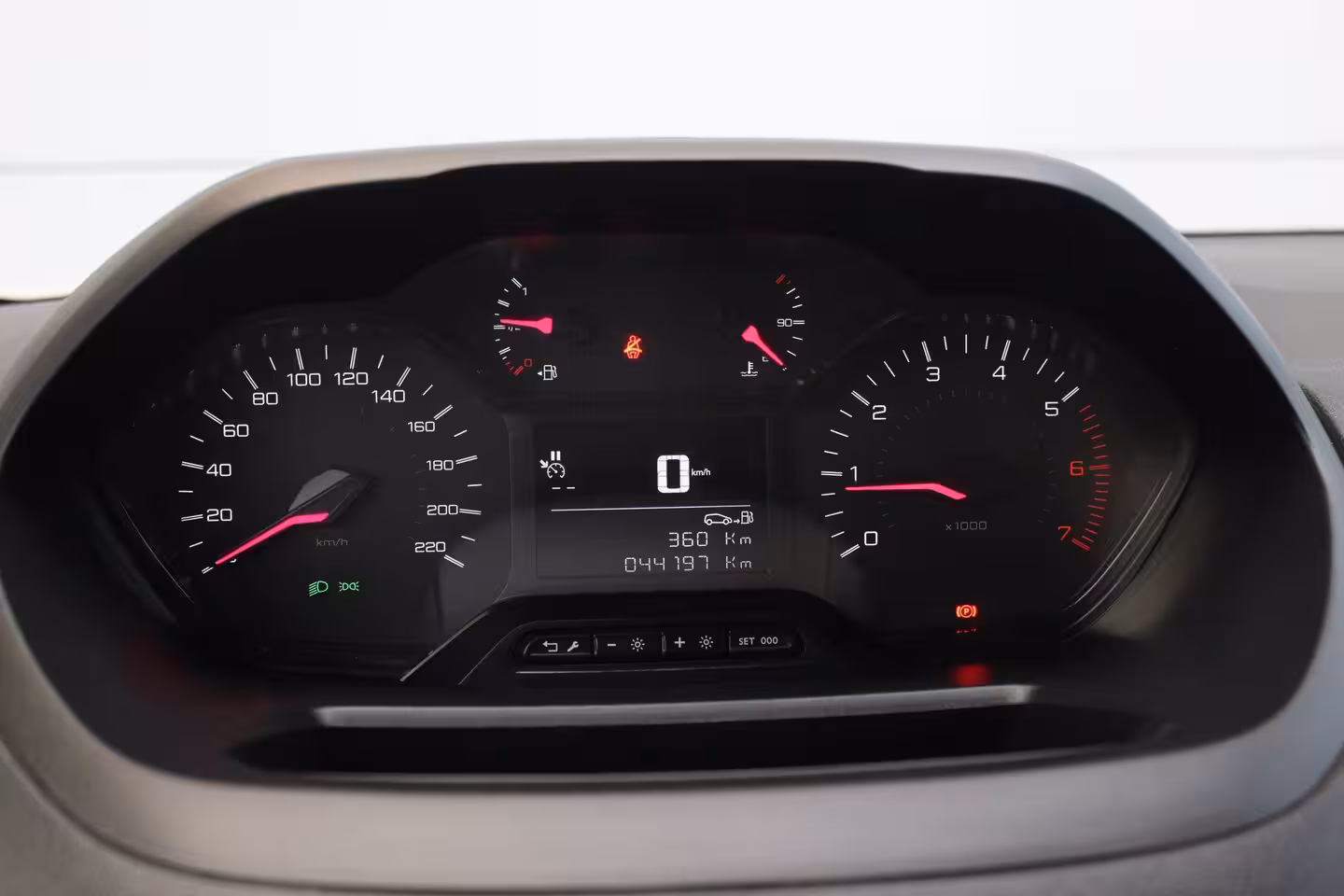 Peugeot Partner Premium L2 | Airco | Navi | Stoelverw. | Cruise C. | BLIS | PDC V&A | CarPlay | Betimmerin