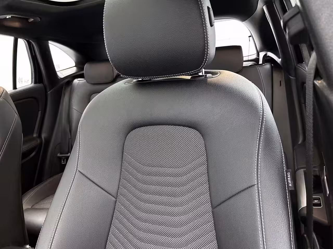 Mercedes-Benz GLA-Klasse 250 e Star Edition | Navigatie | Camera | Panoramadak | Trekhaak | 26.000km |