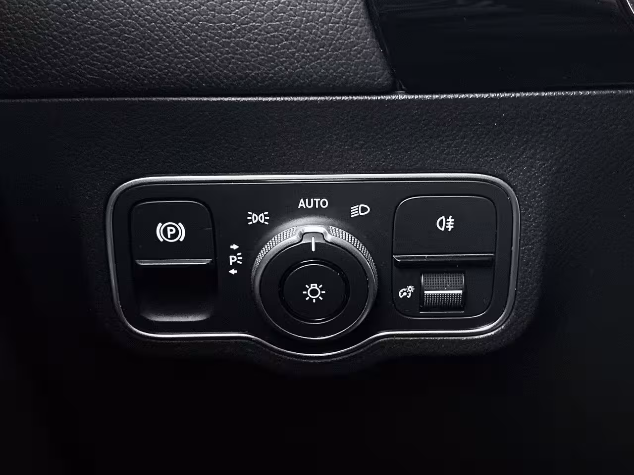 Mercedes-Benz GLA-Klasse 250 e Star Edition | Navigatie | Camera | Panoramadak | Trekhaak | 26.000km |