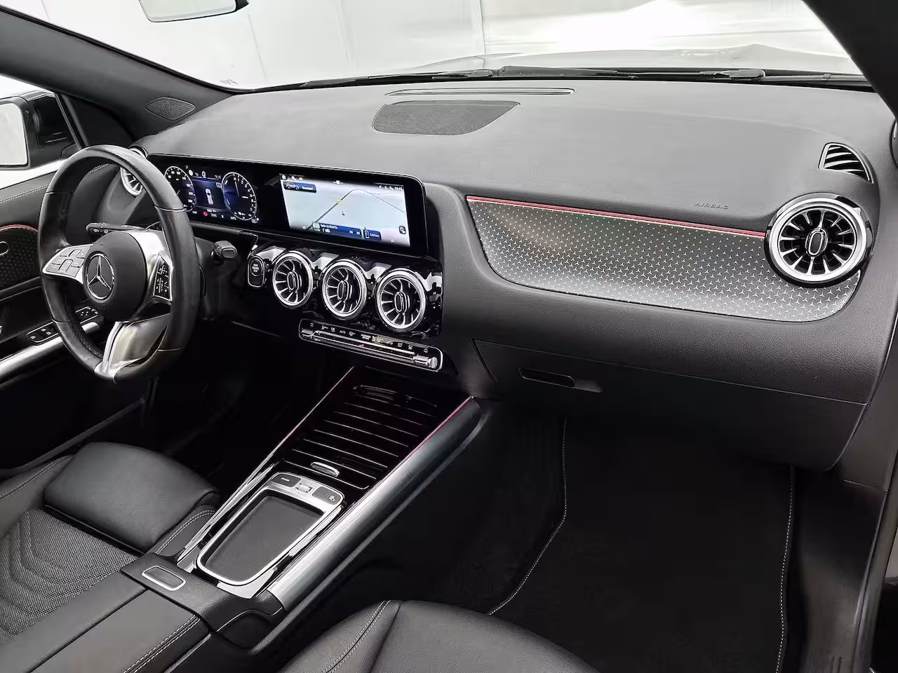 Mercedes-Benz GLA-Klasse 250 e Star Edition | Navigatie | Camera | Panoramadak | Trekhaak | 26.000km |