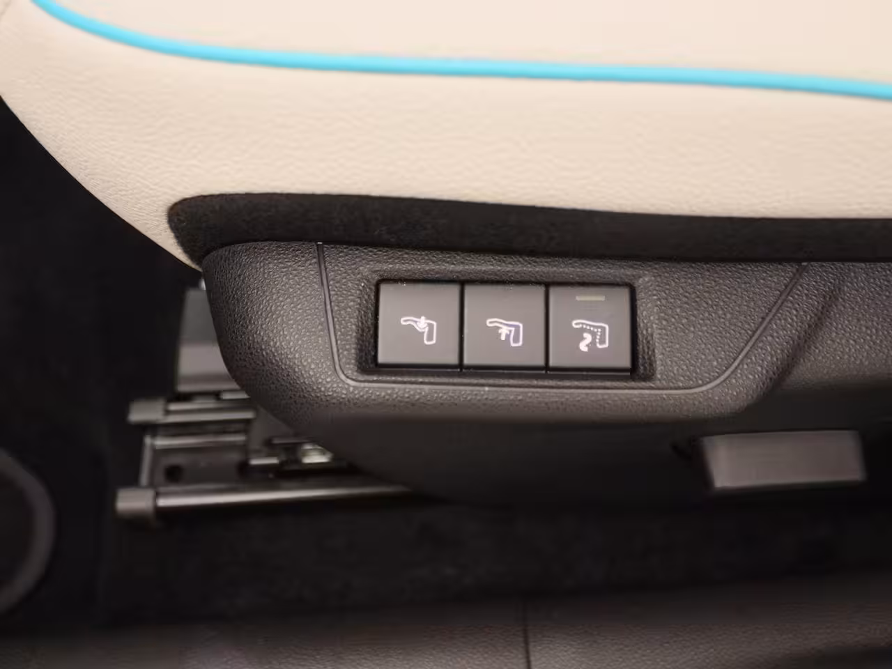 Fiat 600 1.2 Hybrid La Prima | Navigatie | Parkeercamera Achter | PDC V + A | Stoelverwarming |