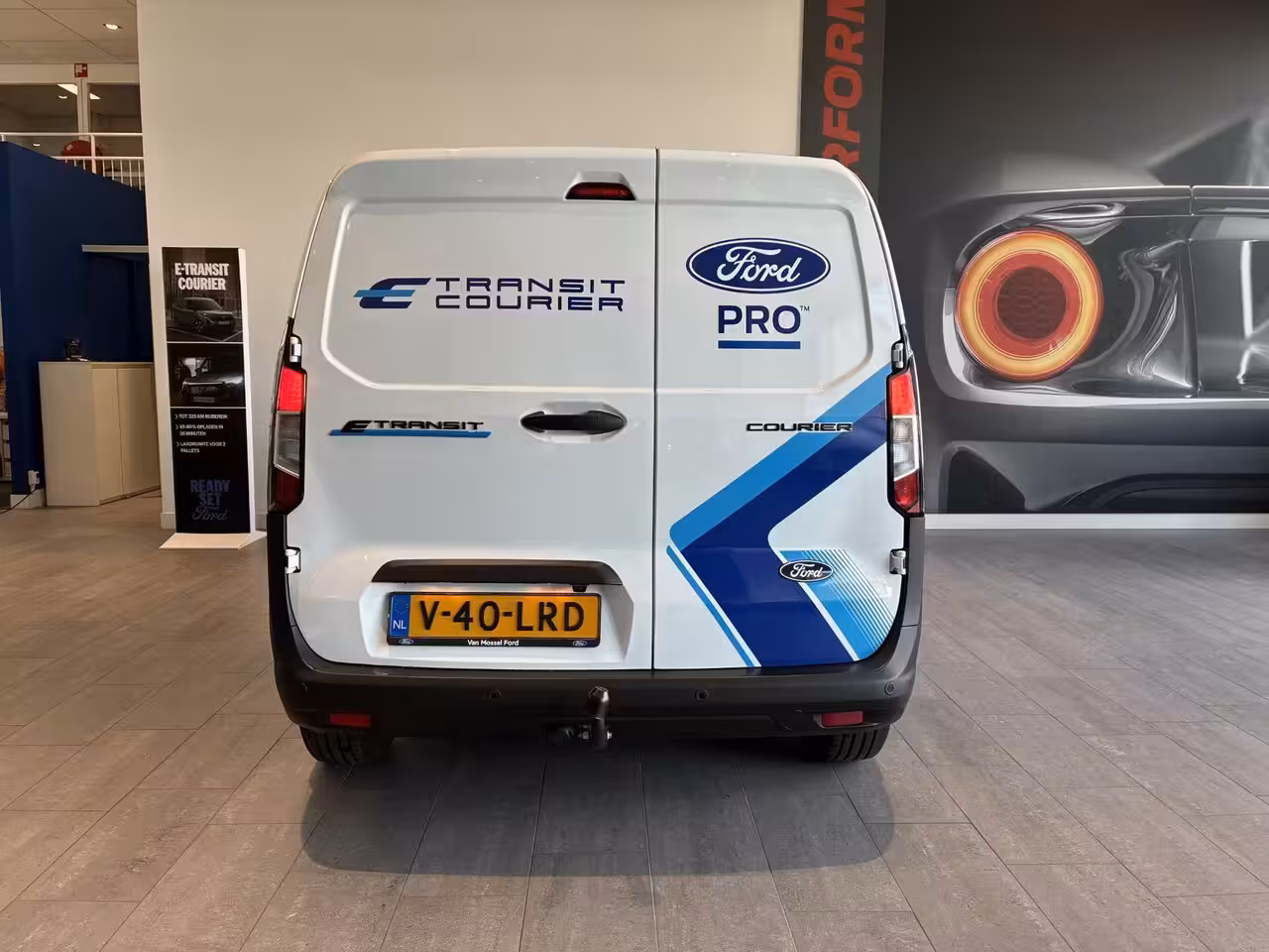 Ford Transit Courier E-Transit Trend 44 kWh | 136 PK | NAVIGATIE | ADAPTIVE CRUISE CONTROL | APPLE CARPLAY/ANDR