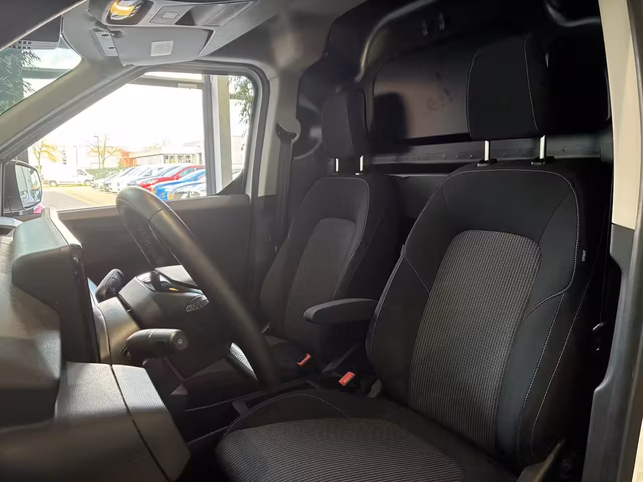 Ford Transit Courier E-Transit Trend 44 kWh | 136 PK | NAVIGATIE | ADAPTIVE CRUISE CONTROL | APPLE CARPLAY/ANDR
