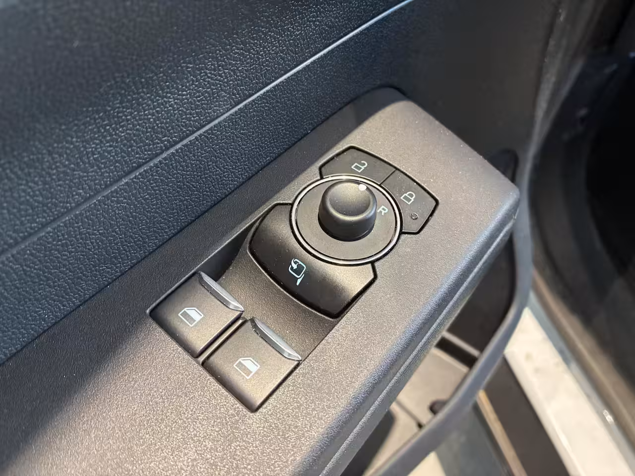 Ford Transit Courier E-Transit Trend 44 kWh | 136 PK | NAVIGATIE | ADAPTIVE CRUISE CONTROL | APPLE CARPLAY/ANDR