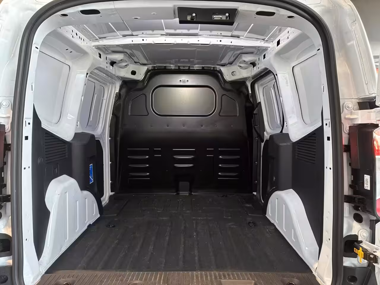 Ford Transit Courier E-Transit Trend 44 kWh | 136 PK | NAVIGATIE | ADAPTIVE CRUISE CONTROL | APPLE CARPLAY/ANDR