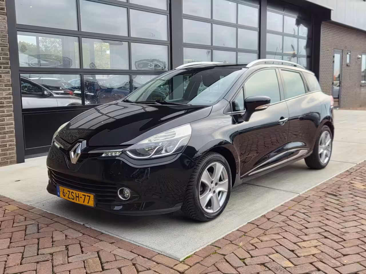 Renault Clio Estate 0.9 TCe Expression | Trekhaak | Navigatie