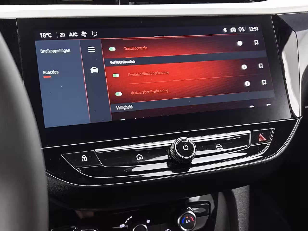 Opel Corsa 1.2 GS | Camera | Navigatie | Apple Carplay | Sensoren Achter | Climate Control | Dodehoek