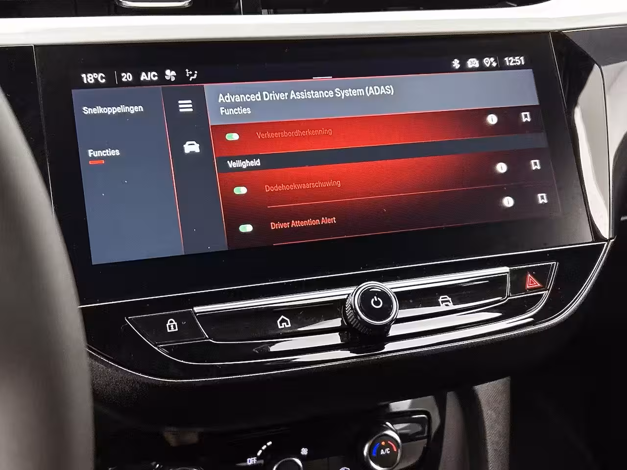 Opel Corsa 1.2 GS | Camera | Navigatie | Apple Carplay | Sensoren Achter | Climate Control | Dodehoek