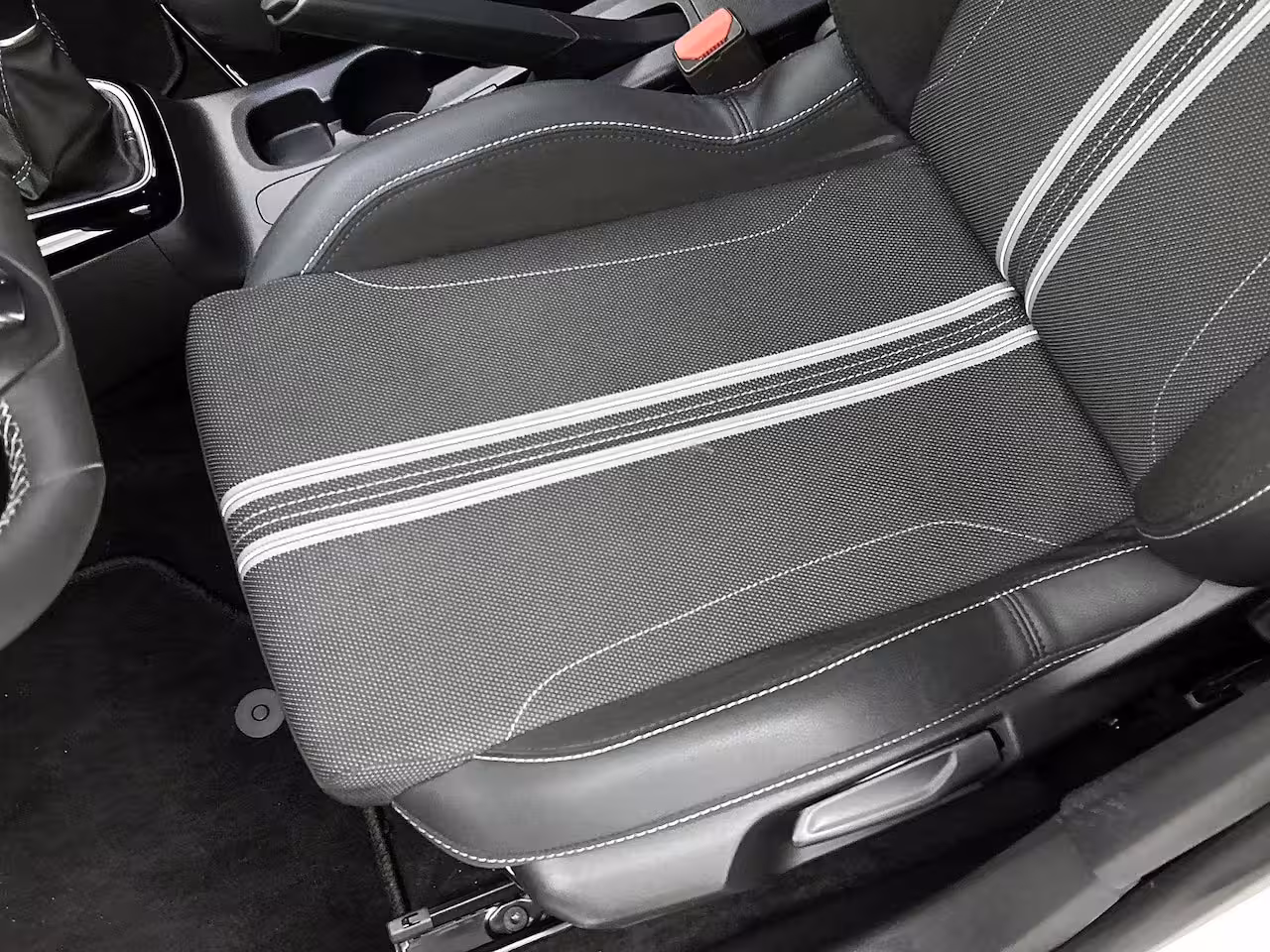 Opel Corsa 1.2 GS | Camera | Navigatie | Apple Carplay | Sensoren Achter | Climate Control | Dodehoek