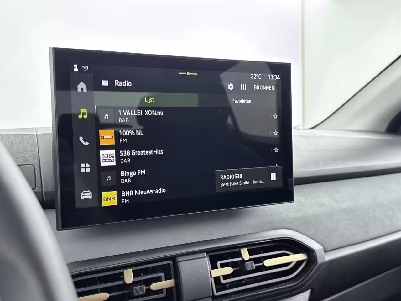 Dacia Sandero Stepway 1.2 Eco-G Extreme 120PK | Automaat | Schuifdak | Navigatie | Draadloze Telefoonlader | Ron