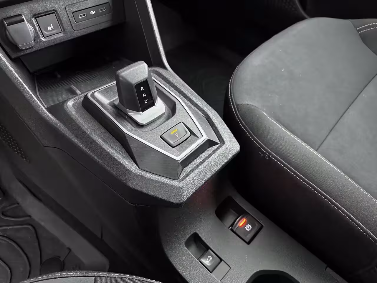 Dacia Sandero Stepway 1.2 Eco-G Extreme 120PK | Automaat | Schuifdak | Navigatie | Draadloze Telefoonlader | Ron