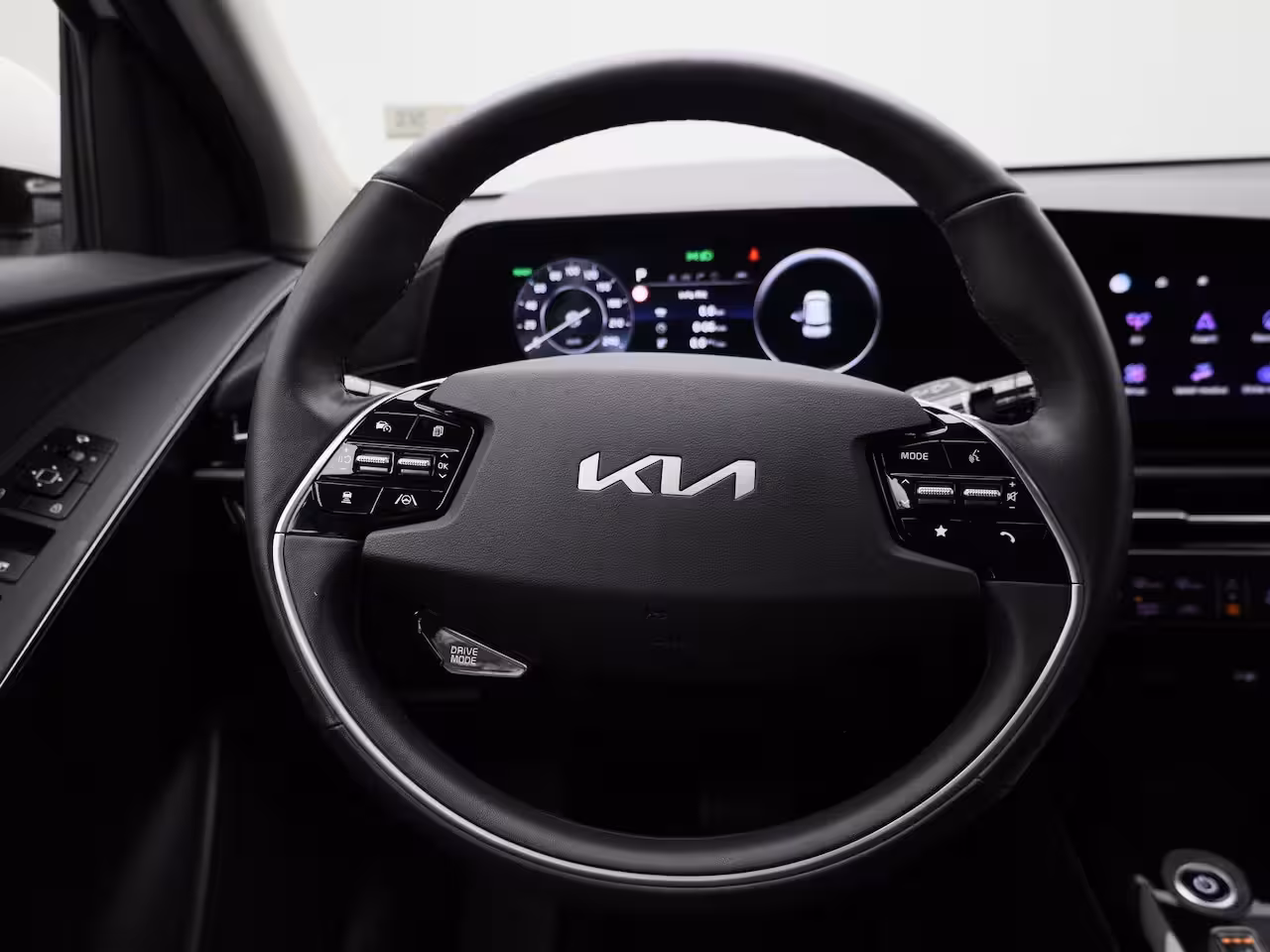 Kia Niro EV DynamicPlusLine 64.8 kWh 204PK | Schuif-/Kanteldak | Head-Up Display | Navigatie | Stoel