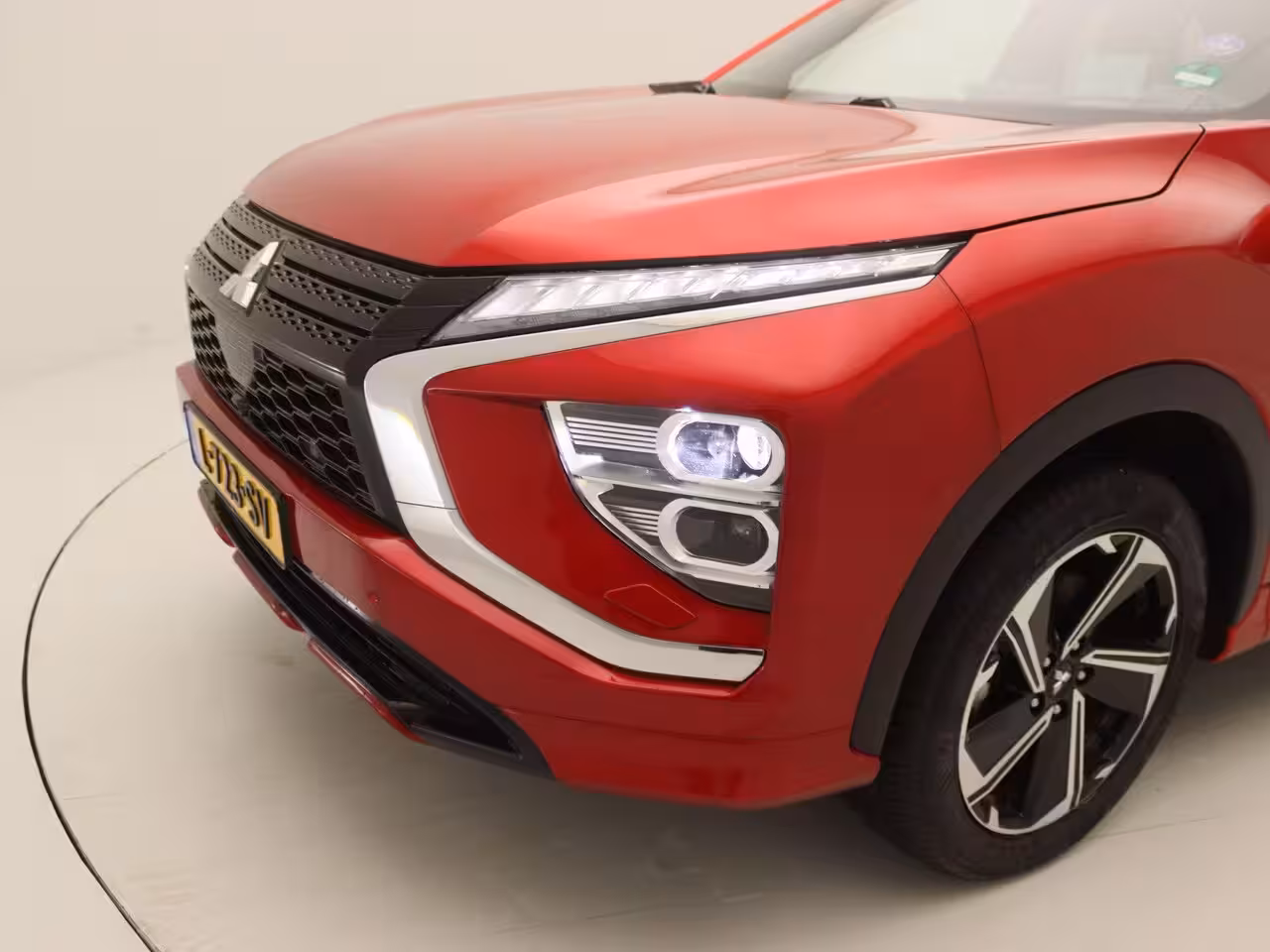 Mitsubishi Eclipse Cross 2.4 PHEV Instyle | Panoramadak | Achteruitrijcamera | Apple Carplay/Android Auto | Lederen
