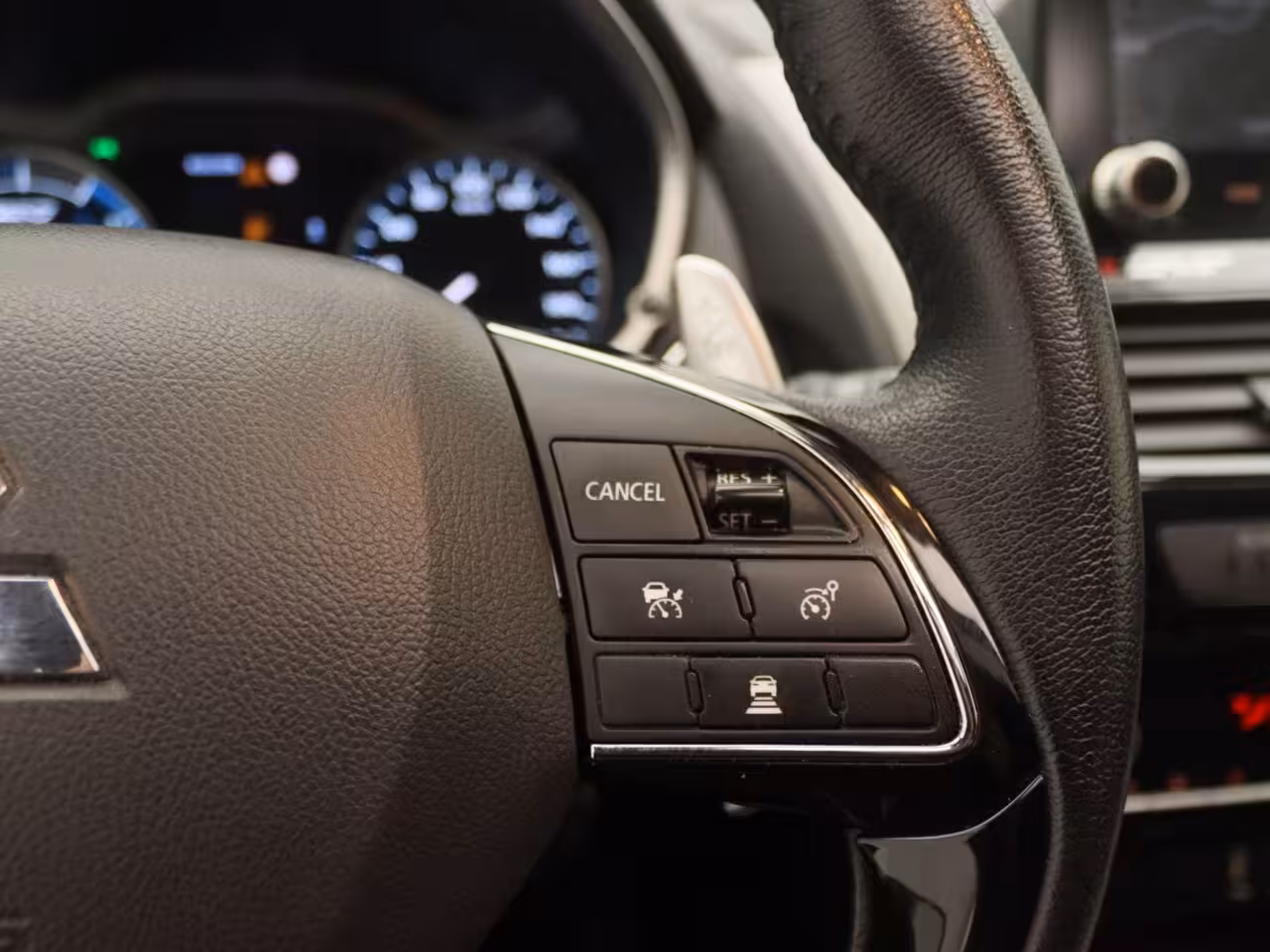 Mitsubishi Eclipse Cross 2.4 PHEV Instyle | Panoramadak | Achteruitrijcamera | Apple Carplay/Android Auto | Lederen