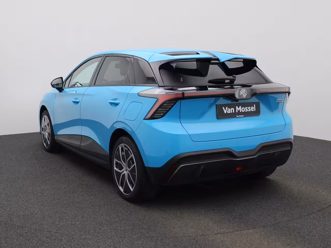 MG MG4 64 kWh Luxury | Rondom Camera | Stoelverwarming | Cruise Control | Apple Carplay/Android A